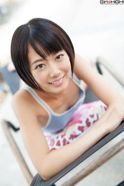 亲嘴伸进内衣揉胸口激烈图片